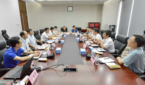 蘇文甫副校長一行與渤海石油管理局領(lǐng)導座談02.jpg